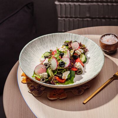 Салат Греческий в УРМАН кафе по цене 495 ₽