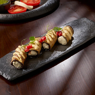 Рулетики из баклажанов с грецкими орехами в Маради по цене 555 ₽