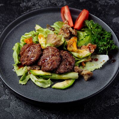 Салат Meat feast в Meat Feast по цене 1020 ₽