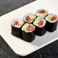 Ролл Тунец-авокадо в Takamura Sushi