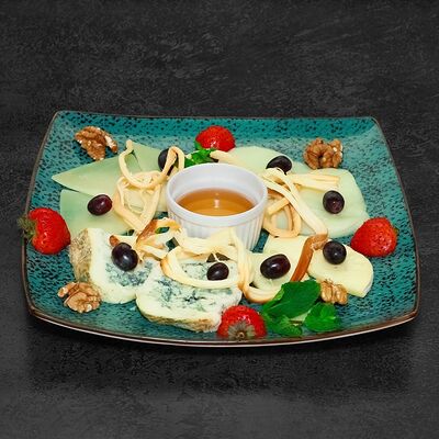 Сырное ассорти в Чайхана Восток № 1 по цене 810 ₽