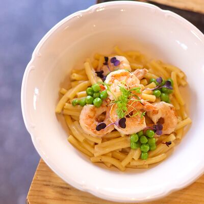 Паста с тигровыми креветками в сливочном соусе в Тарелочки по цене 890 ₽