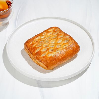 Слойка жюльен с курицей в Магбургер & Братья Караваевы по цене 145