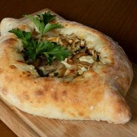 Хачапури с грибами и сыром в Даридури