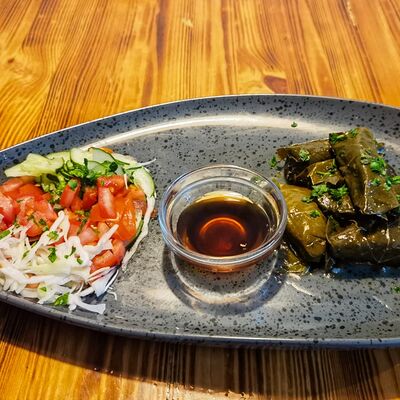 Греческая вегетарианская долма в Шафран по цене 695 ₽