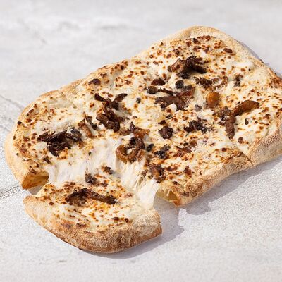 Пицца Трюфельная в Eazzy Pizza по цене 610 ₽