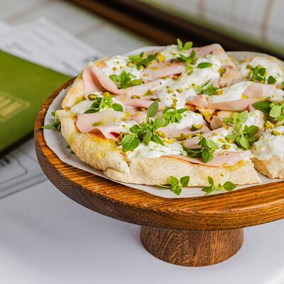 Пиццачча с мортаделлой и трюфелем в Christian по цене 1280 ₽