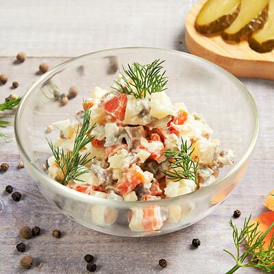 Салат Оливье в Шаурма и Гриль по цене 300 ₽