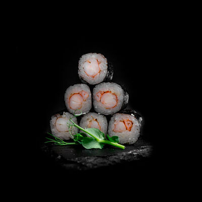 Эби маки ролл (с креветкой) в SushiShop51 по цене 328 ₽