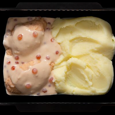 Кнели из лосося с картофельным пюре и сливочным соусом в Пекарня Konigsbacker по цене 305 ₽