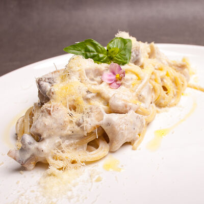 Паста с грибами и курицей в Марк Твен по цене 280 ₽