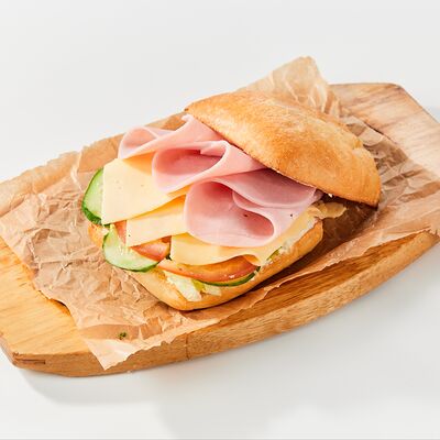 Сэндвич на чиабатте с ветчиной и сыром в Room-cafe по цене 490 ₽