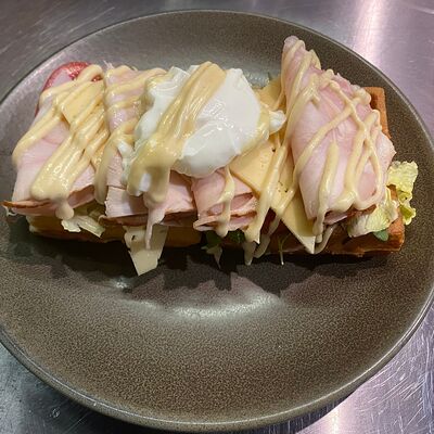 Вафля с ветчиной в Moonlight Cafe по цене 790 ₽