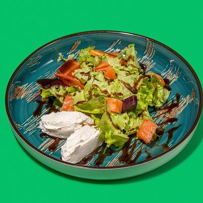 Салат с семгой в Kiss по цене 345