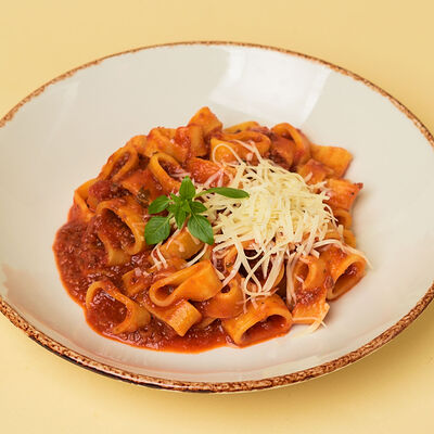 Болоньезе с говяжьим фаршем в Атлас еды по цене 550 ₽