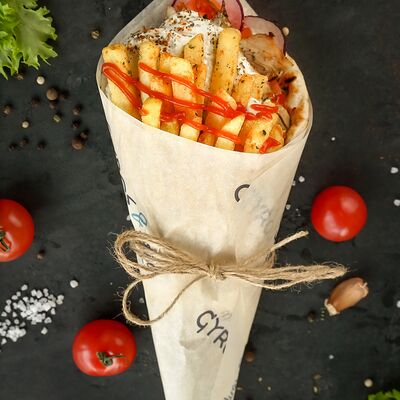 Пита-гирос Завернутый в Gyros & Grill по цене 355 ₽