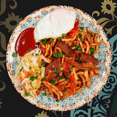 Лагман жареный в Татлы Чорсу Халяль по цене 529 ₽