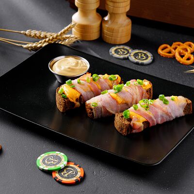 Гренки с беконом и соусом грильв Brewsell по цене 467 ₽