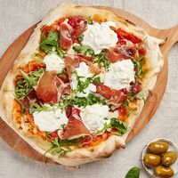 Пицца парма со страчателлой в Cacio e Pepe