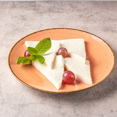 Имеретинский сыр в MeGoBreBi по цене 260 ₽