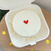 Бенто-торт с красным сердечком в MCakes - торты и десерты