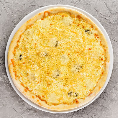 Пицца Кватро формаджи в Космик по цене 790 ₽