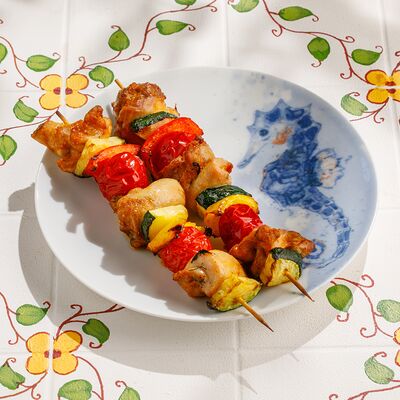 Куриный шашлычок с овощами грильв Capuletti по цене 590 ₽