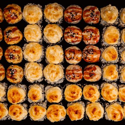 Сет 6 запечённых роллов в Set-Box по цене 2659 ₽