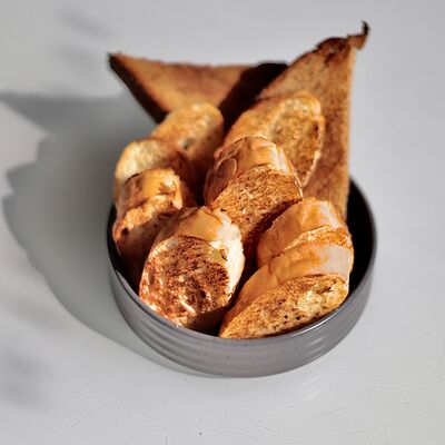 Хлеб пшеничный и ржаной в Bucho по цене 120 ₽