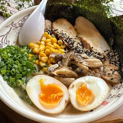 Плотный бульон Tonkotsu в Ramen Rebel по цене 640 ₽