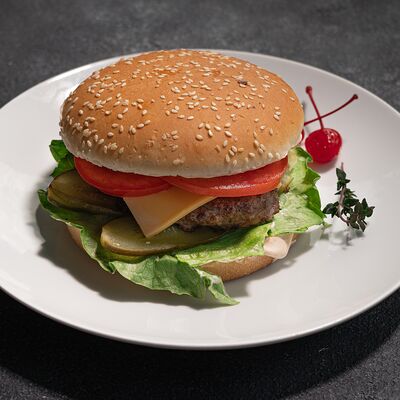 Бургер с курицей в Ручеек по цене 445 ₽