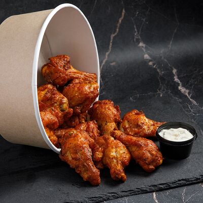 Острые крылышки адвантес (5 шт.) + соус в Шаурма Бар по цене 550 ₽