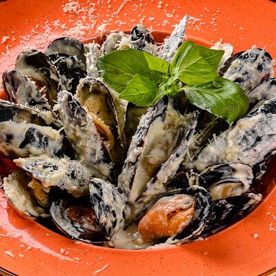 Мидии в соусе блю чиз в Чили пицца по цене 1000 ₽