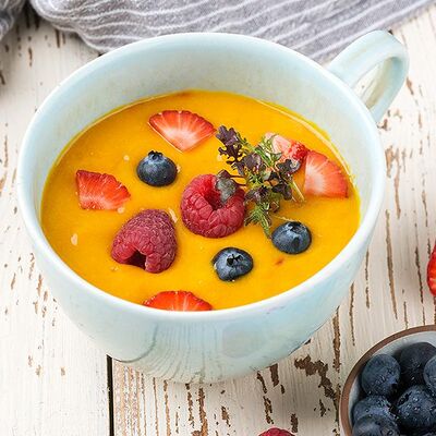 Смузи с семенами чиа и сезонными фруктами в ЛарисуВаннуХочу по цене 390