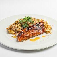 Карельская форель с соусом терияки и рисом по-азиатски в Kitchen