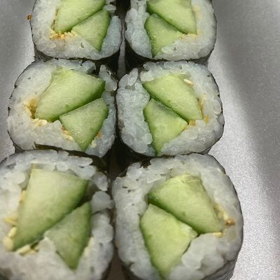 Ролл Огурец в Pizza-Sushi по цене 210 ₽