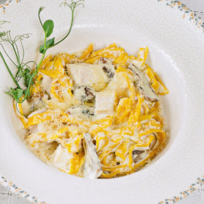 Паста с курицей и грибами в Паста Фэмили по цене 660 ₽