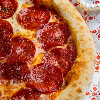 Пицца Пеперони в Итальянцы по цене 870 ₽