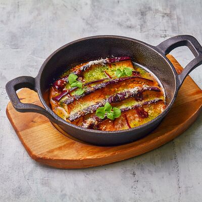 Баклажаны, запечённые с соусом из спелых томатов и сыром моцарелла в Мамука по цене 580 ₽