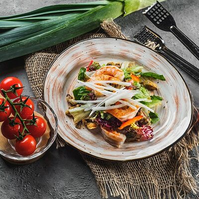 Цезарь с креветками в Maki Family по цене 479