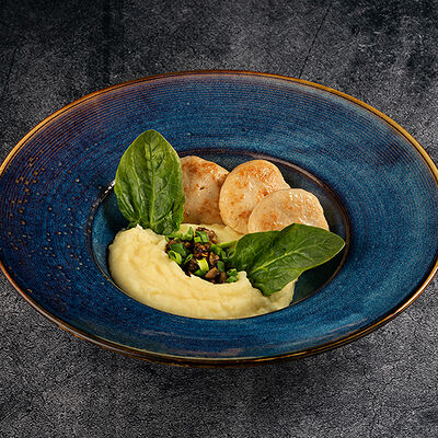 Котлетки из индейки с пюре в BeerLogovo по цене 650 ₽