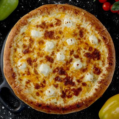 Пицца Четыре сыра 38 см в Hot Pizza по цене 1450 ₽