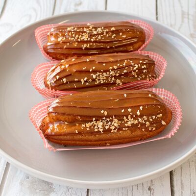 Эклер Карамельный в Гудди по цене 170 ₽