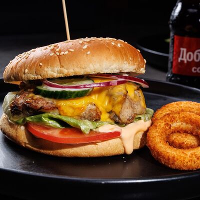 Бургер Mono с куриным бедром в Mono по цене 830 ₽