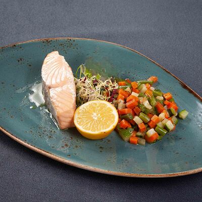 Сёмга на пару с овощами в Чайхана в ТЦ Океания по цене 1668 ₽