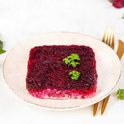 Сельдь под шубой классическая салат в У Палыча. С пылу, с жару! по цене 293 ₽