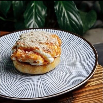 Бао с маскарпоне и бананом в Эбби Noodles & Sushi Bar по цене 390 ₽