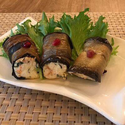 Баклажаны, фаршированные сыром в Хочу & Пури по цене 400 ₽