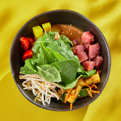 Салат с тунцом и медово-кунжутным соусом в ASIATIQ Ramen-Bar по цене 860 ₽