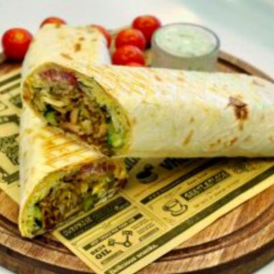 Шаурма Гранд с курицей в I лав шаурма по цене 644 ₽